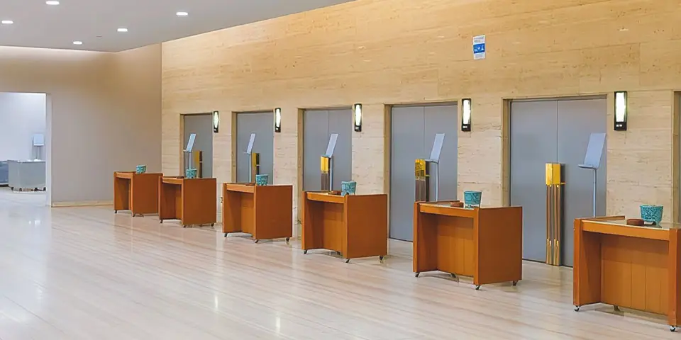 火葬炉の前の広い空間