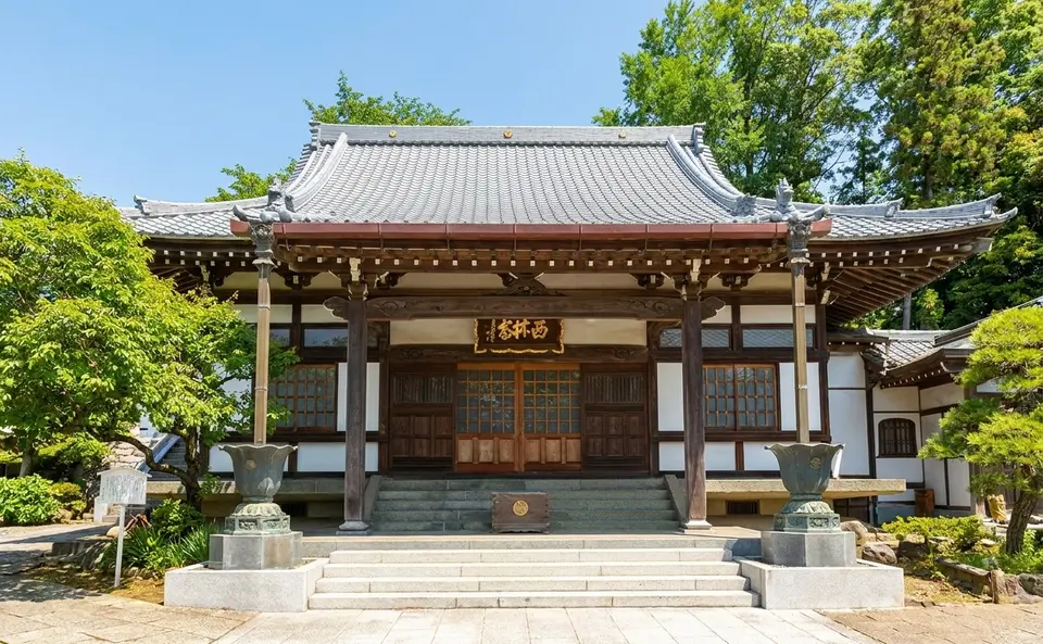 西林寺の外観