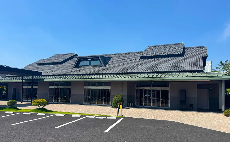 谷塚斎場の外観