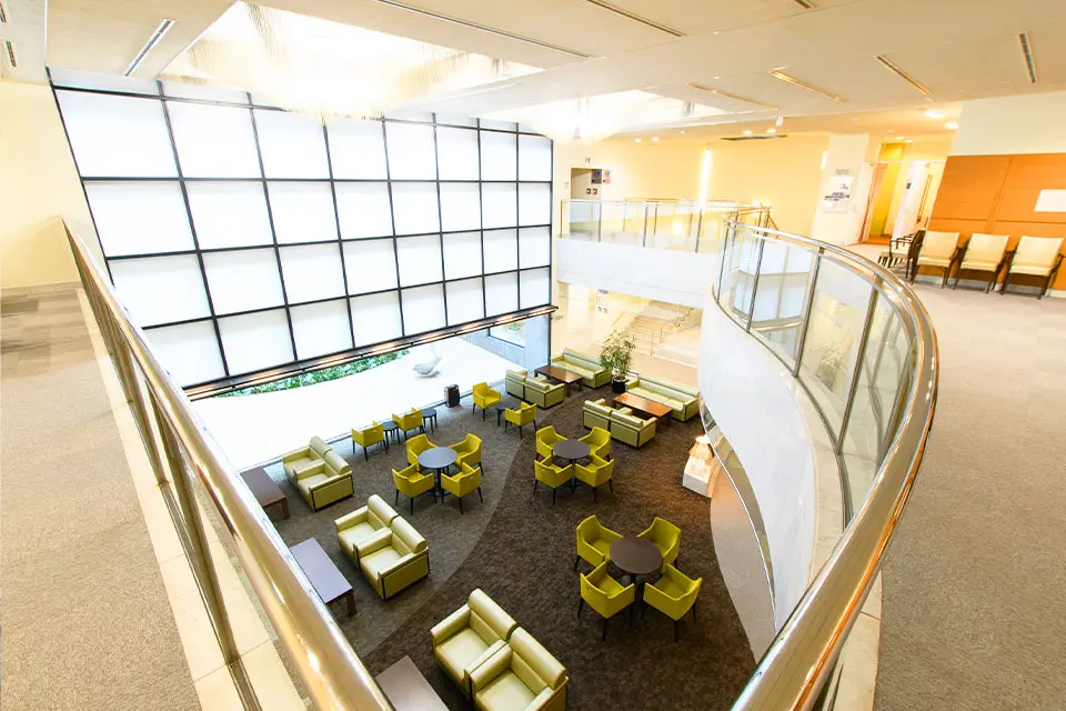 横浜市南部斎場のロビー